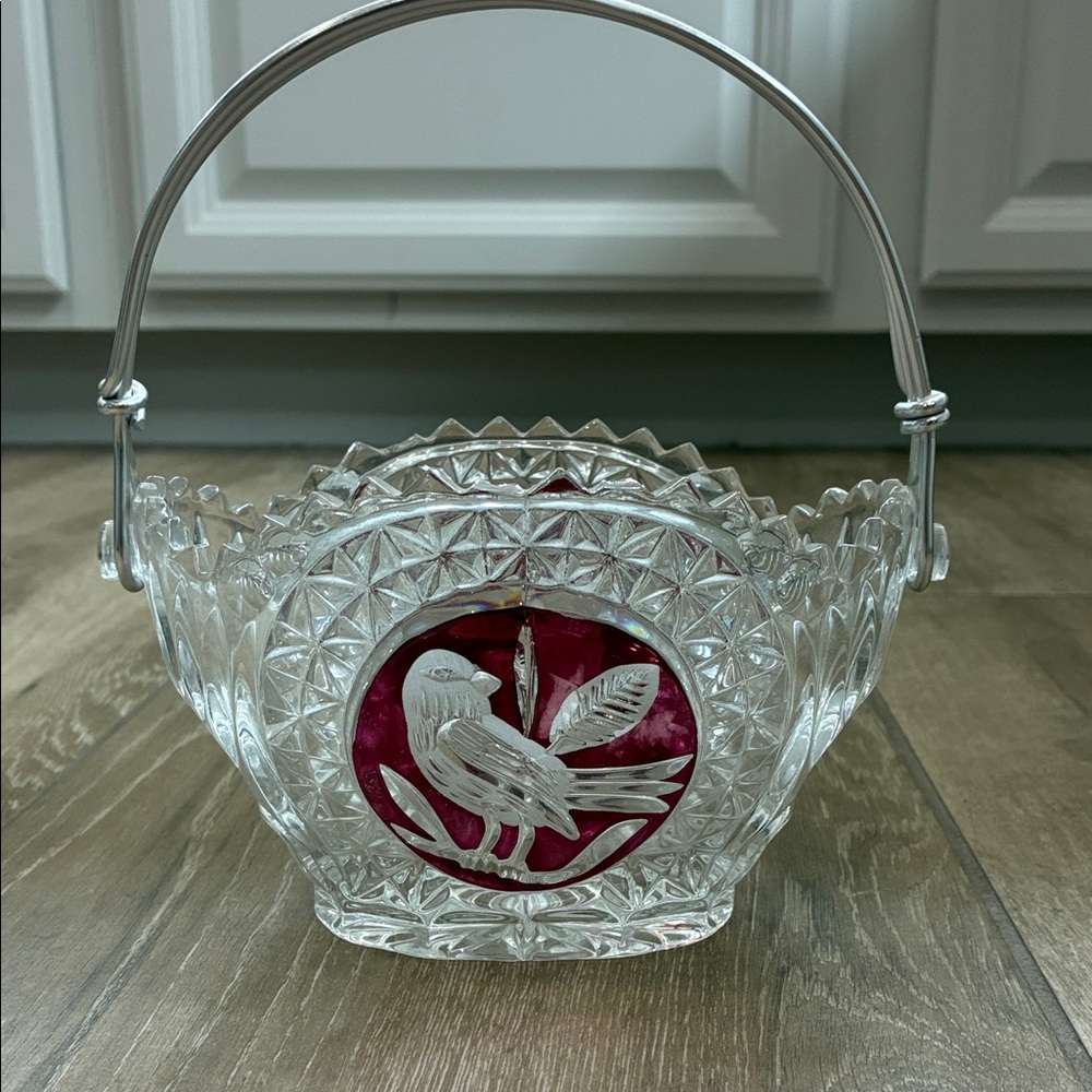 Hofbauer Byrdes Collection Crystal Bird Design Basket with Silver Handle